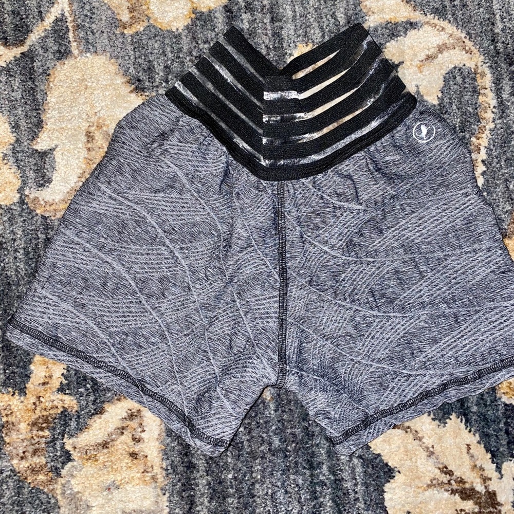 ABS2B scrunch shorts